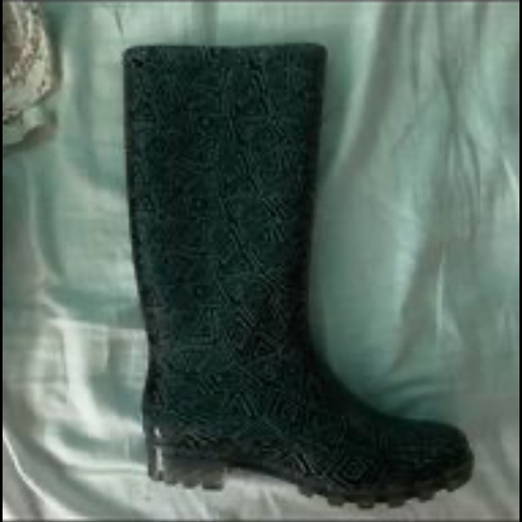 Toms size 7 rain boots - Picture 2 of 2